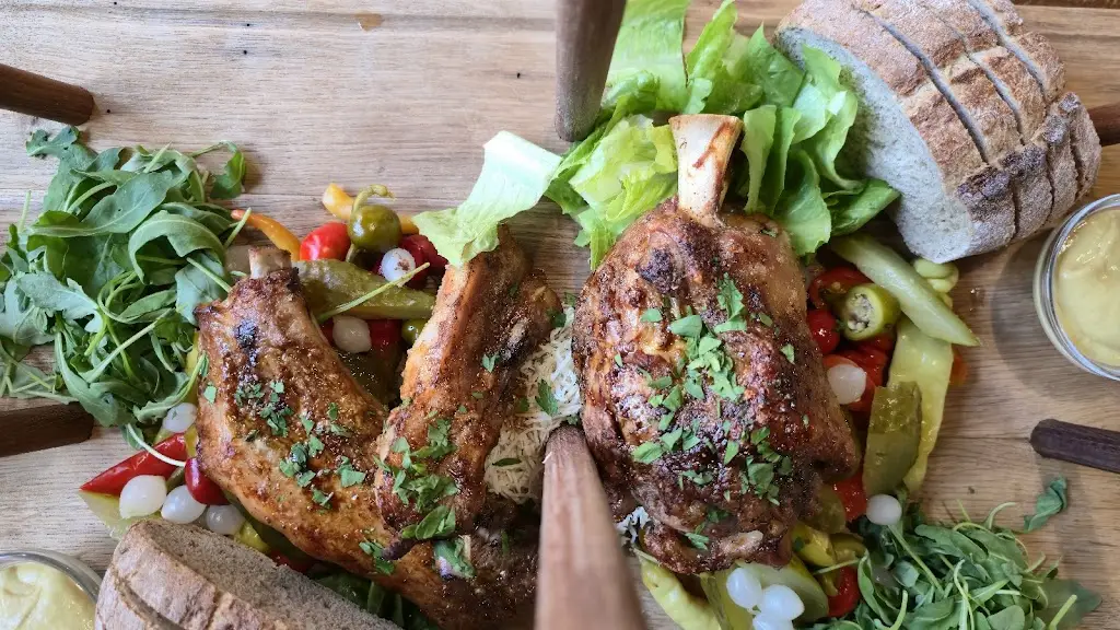 Restaurace & pivovar U Orloje_Žatec_slider_image_3