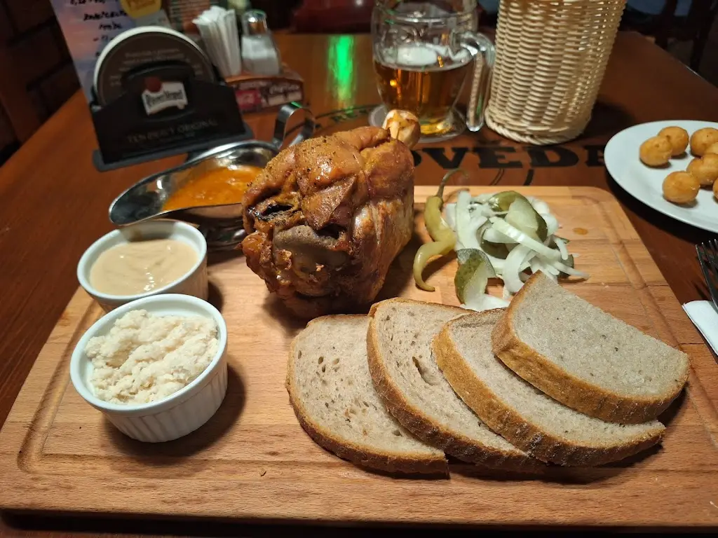 Gabriele Bozzola_U Medvěda_Žatec_review