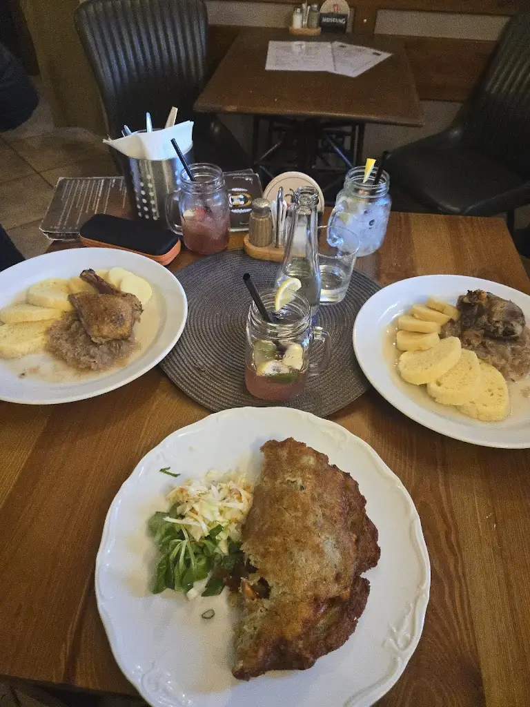 Lenka Smutná_Hospůdka u nás_Žatec_review