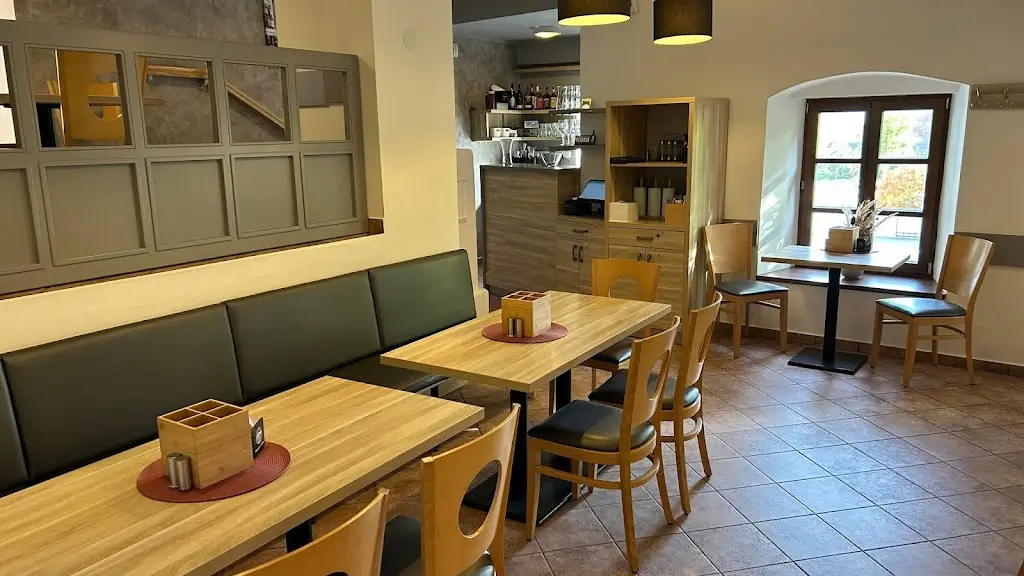 Restaurace a pizzerie U Papeže restaurant in Strakonice