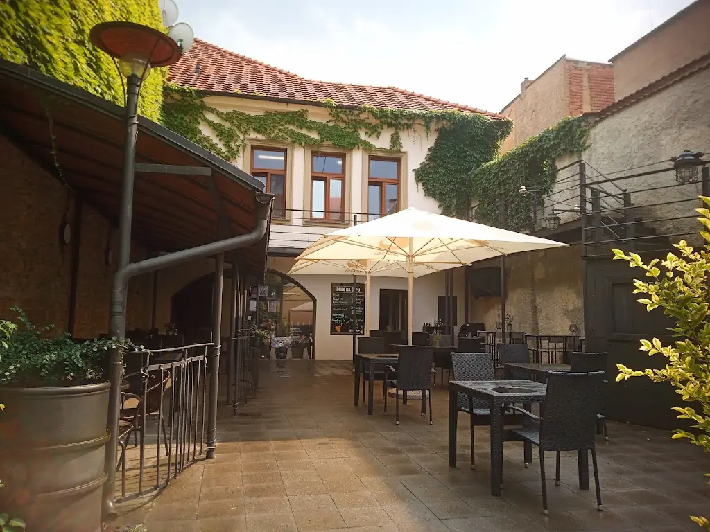 Pepper Monkey's Restaurant & Bar_Roudnice nad Labem_slider_image_1