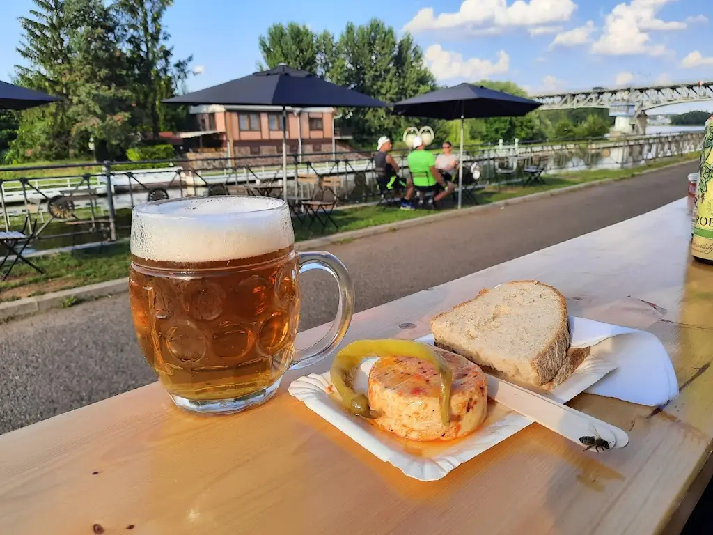 Bistro Nábřežní_Roudnice nad Labem_slider_image_3
