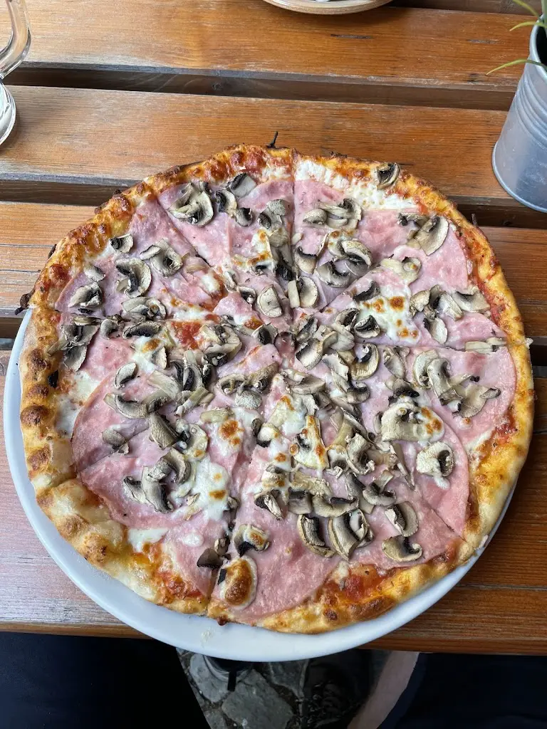 Ondřej Dědič_Pizzeria U Fíka_Fryšták_review