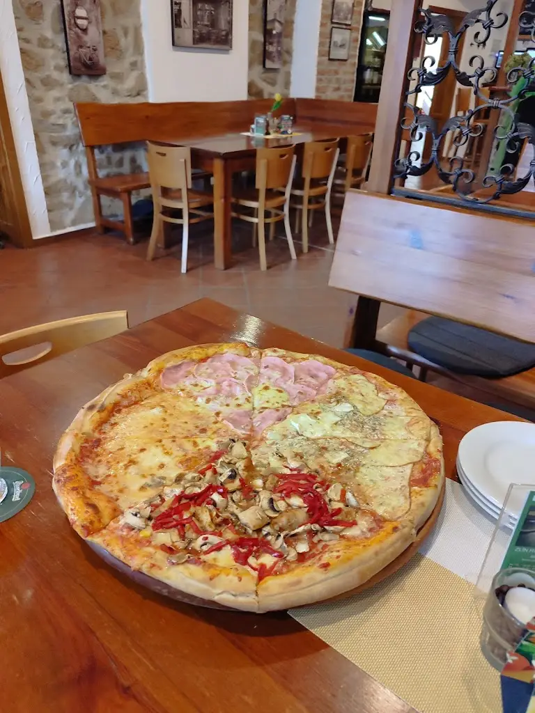 Pizzeria U Fíka_Fryšták_slider_image_2