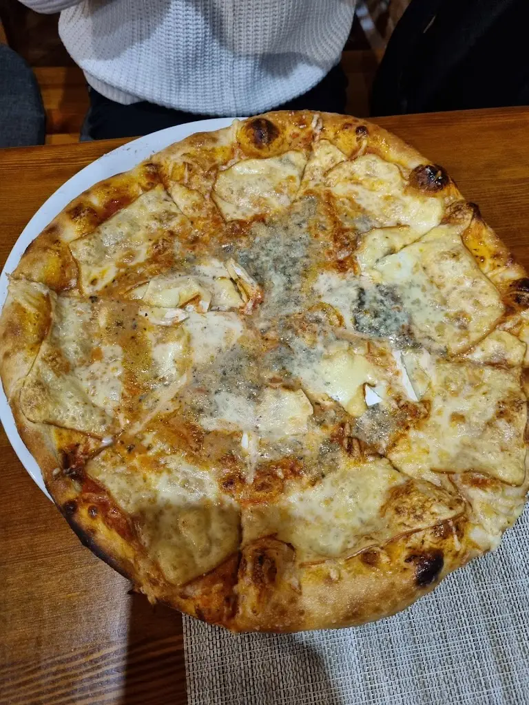 Pizzeria U Fíka_Fryšták_slider_image_3