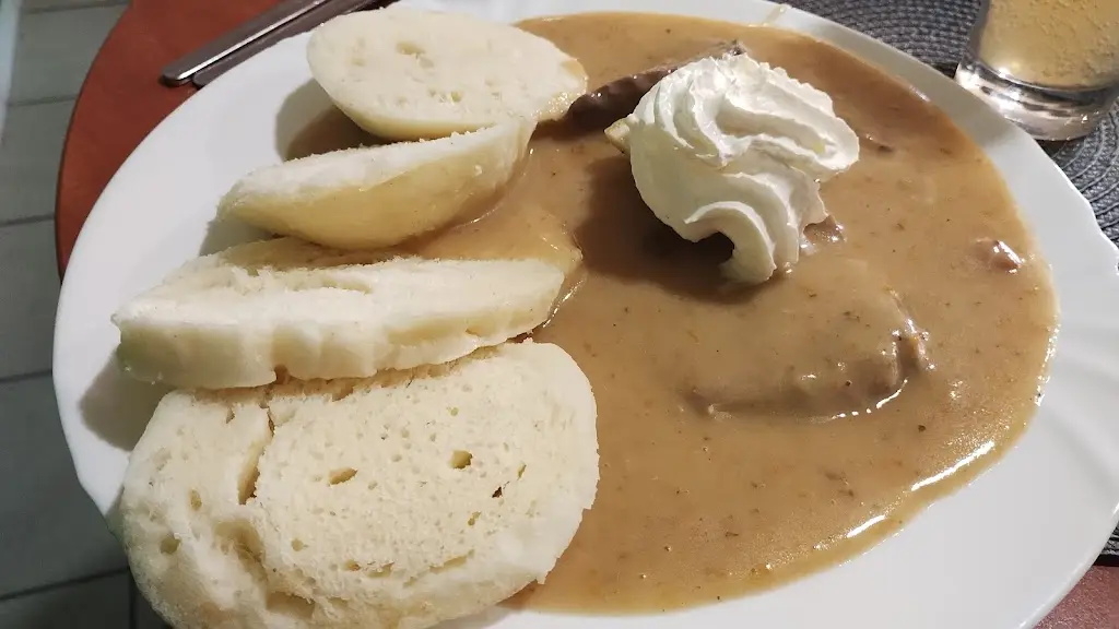 Petr Netuka_Restaurace Lípa_Hulín_recensione