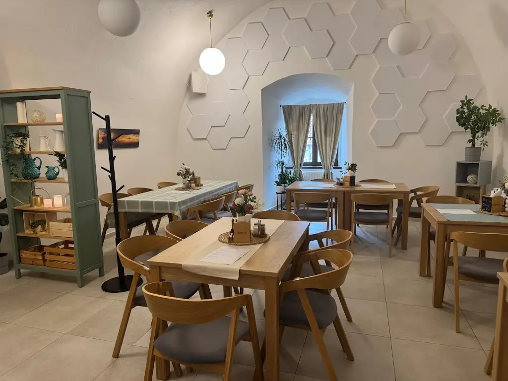 Restaurace na Tvrzi restaurant in Hluk