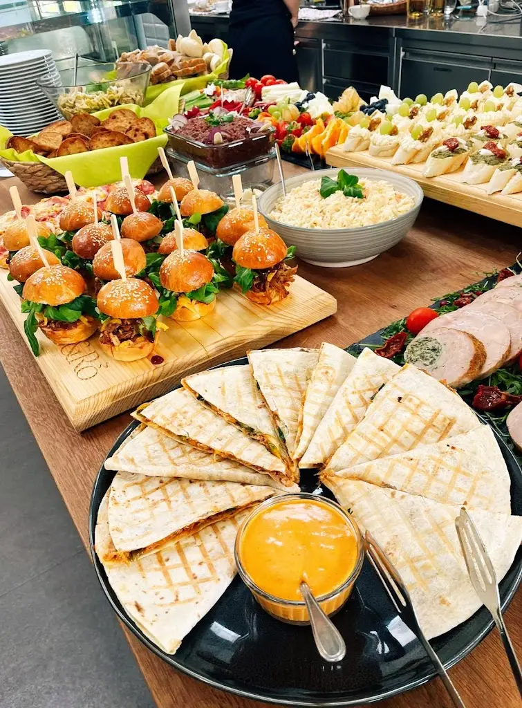 Restaurace na Tvrzi_Hluk_slider_image_2