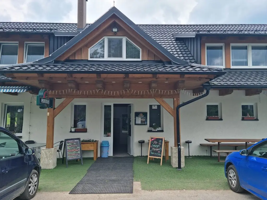 Petr Weiss_Penzion a restaurace U Vaňasů - SKI Rališka_Horní Bečva_review