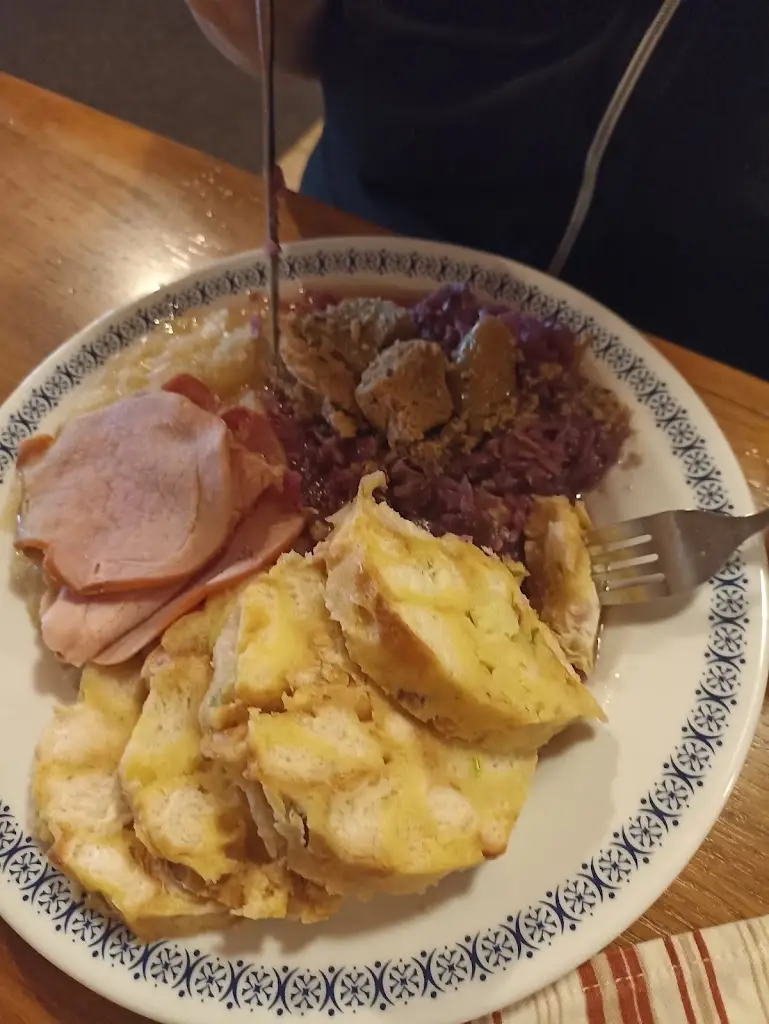 Miguel Villarejo_Valašský Šenk Zavadilka_Dolní Bečva_review