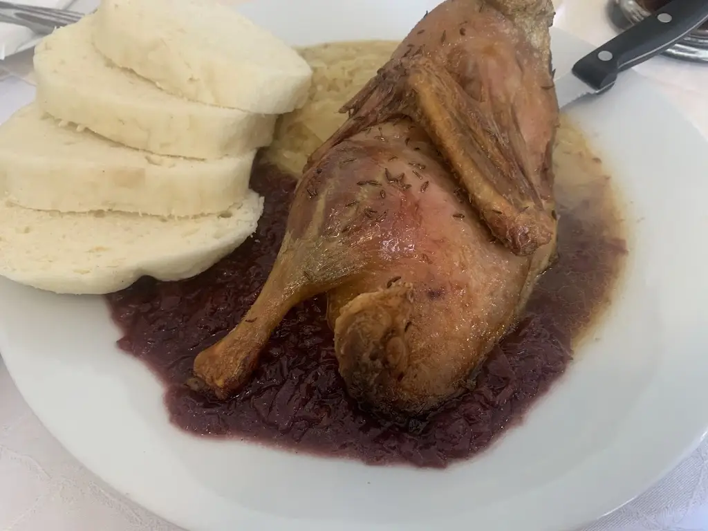 Nikoleta Mikaelson_Restaurant at the Buchlovice Castle_Buchlovice_recensione