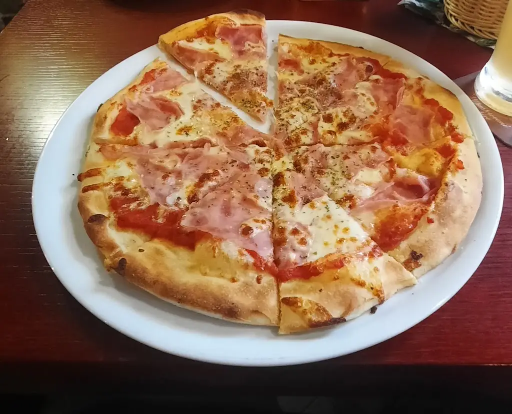 Restaurant a Bar Berchtold_Buchlovice_slider_image_3