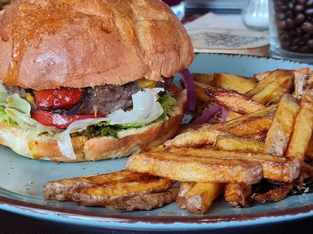 Vlada Nedved_Obývák coffee & cocktail bar_Tábor_review