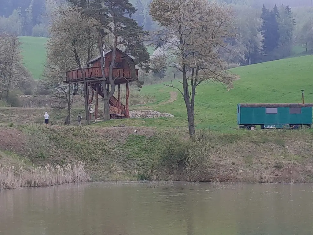 Luďek Slavík_Treehouse Hošťálková_Hošťálková_review