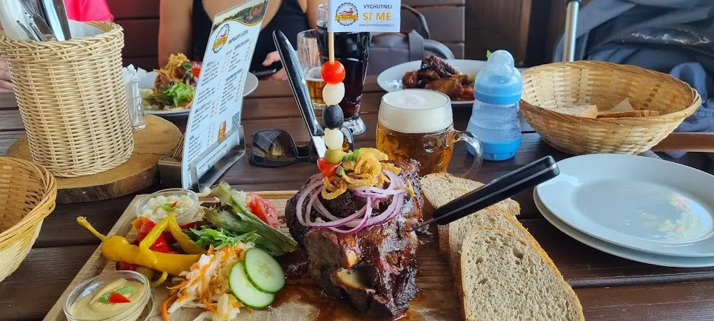 Denzil Fernandes_Hostinec U Holáňů_Hošťálková_review