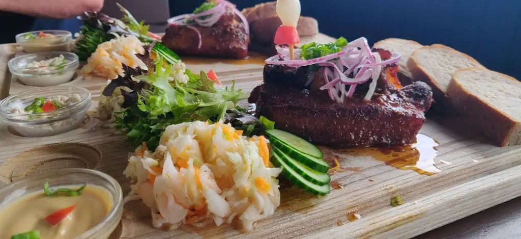 Milan Knezevic_Hostinec U Holáňů_Hošťálková_review