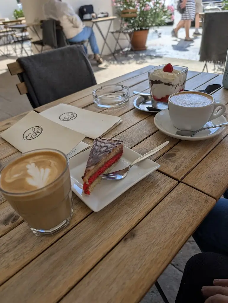 Anton Chirkov_Velo CAFÉ_Kroměříž_review