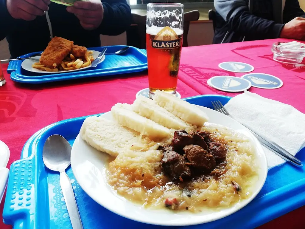 Monika Ruszlewicz_Jídelna Avion_Kroměříž_review