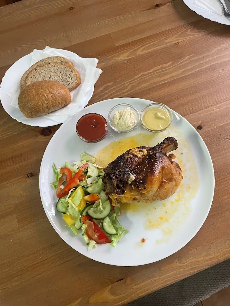 Amálie Kalusová_Plzeňská pivnice_Nový Hrozenkov_review