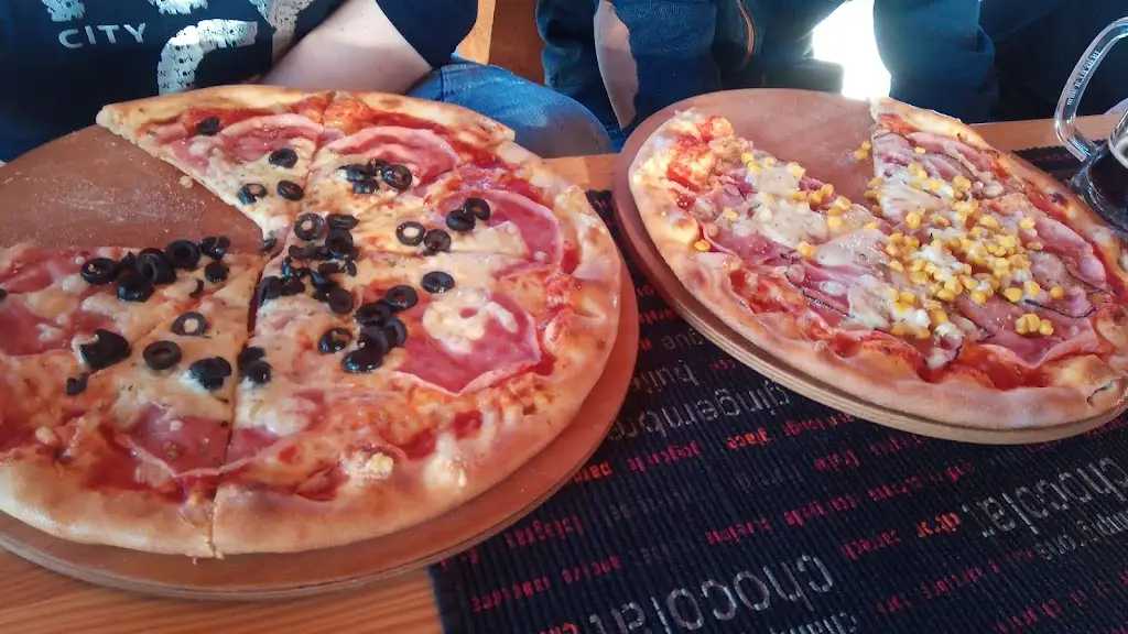 Hospůdka Na Hřišti - Pizzerie_Holešov_slider_image_2