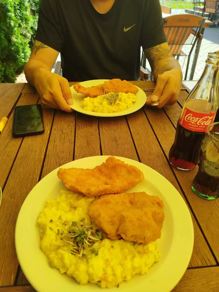 Daniela Pištěcká_Holešovská Kozlovna_Holešov_review