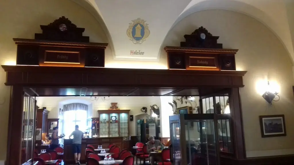 Božena Fojtová_Zámecká Restaurace_Holešov_review