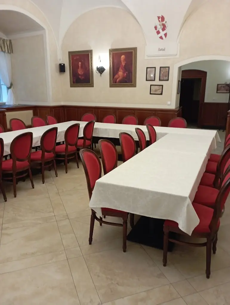 Zámecká Restaurace_Holešov_slider_image_3