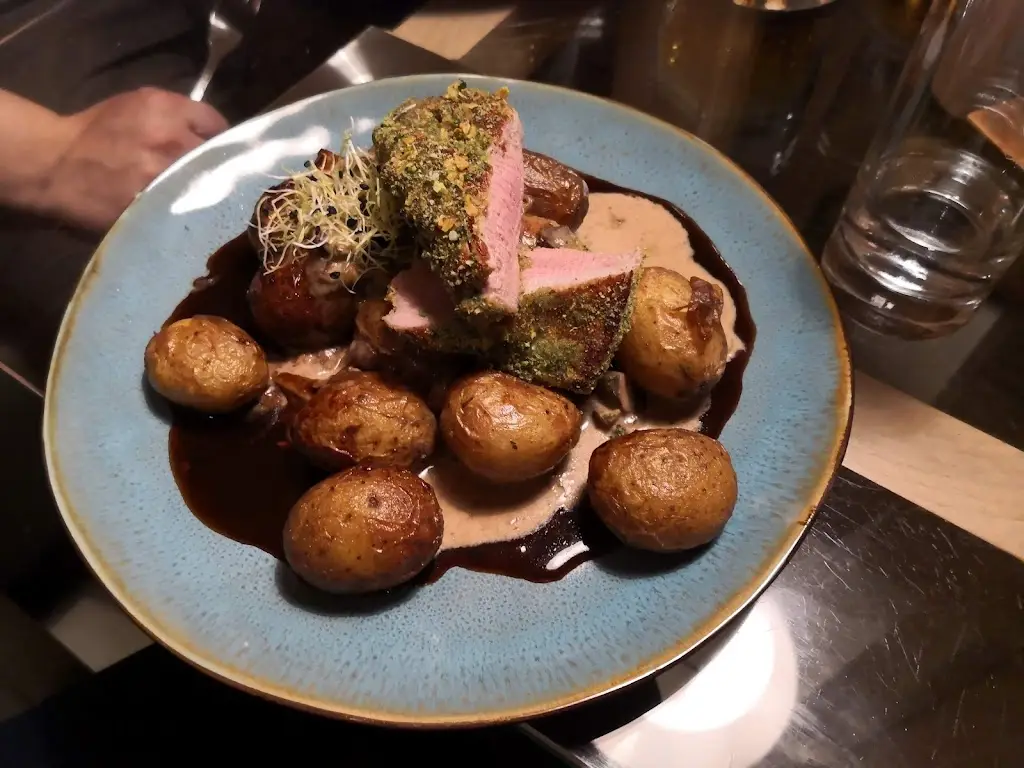 Szofia Zonai (Keira)_Racek restaurant_Luhačovice_review