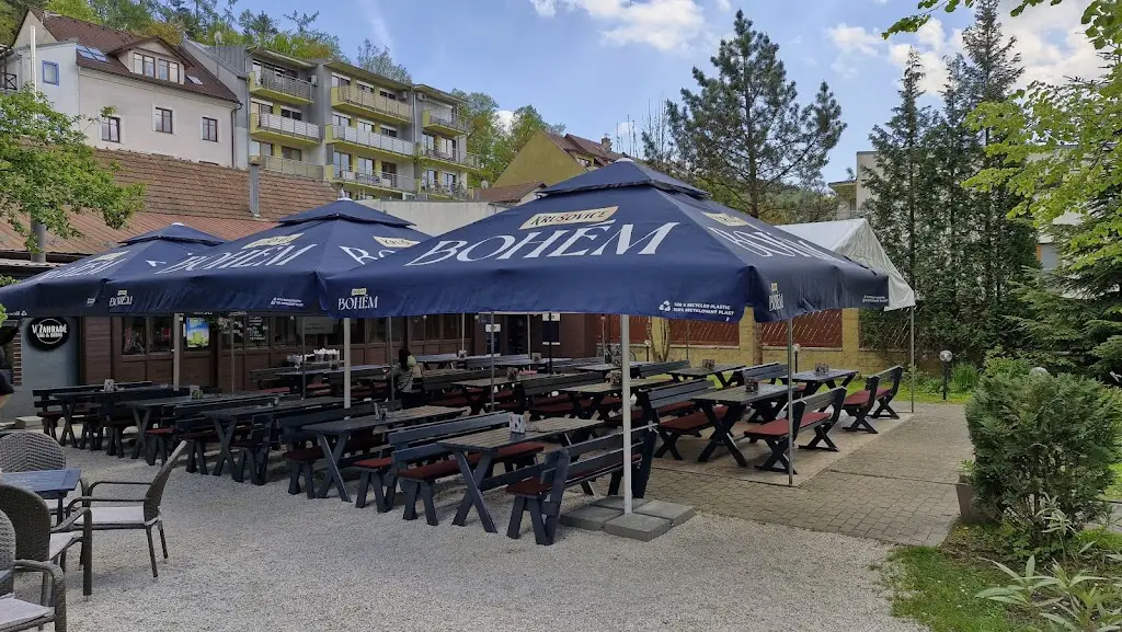V Zahradě Gril&Udírna restaurant in Luhačovice