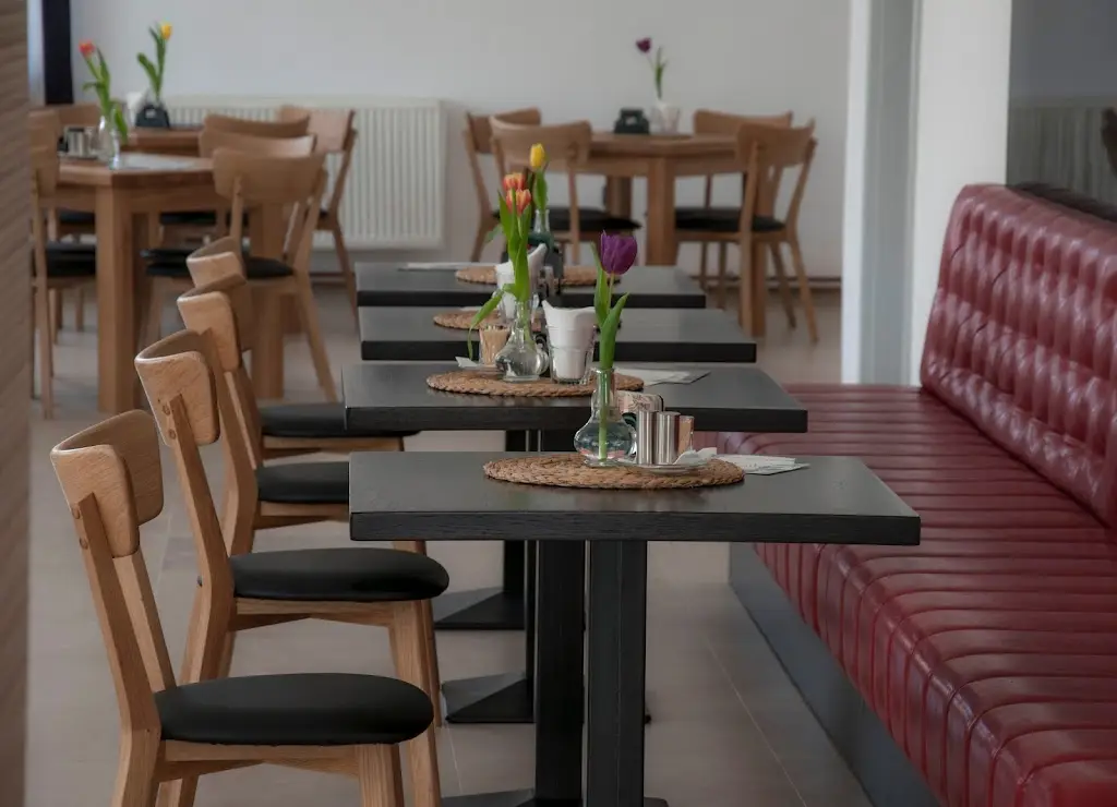 Divadelní restaurace a kavárna Luhačovice restaurant in Luhačovice