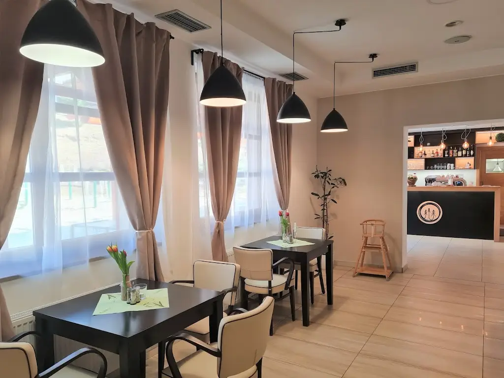 Bowling For Salt Spring_Luhačovice_slider_image_1