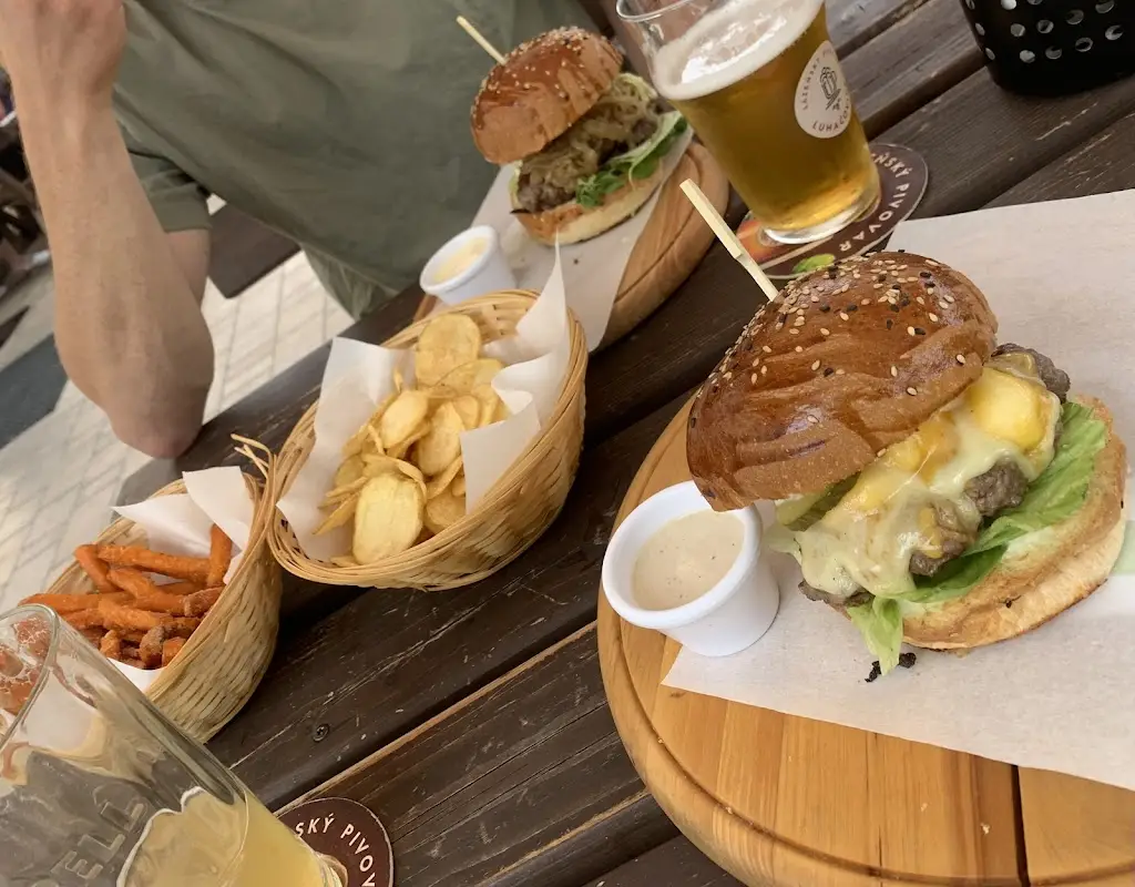 Kateřina_Burger Brothers U Koňa_Luhačovice_review