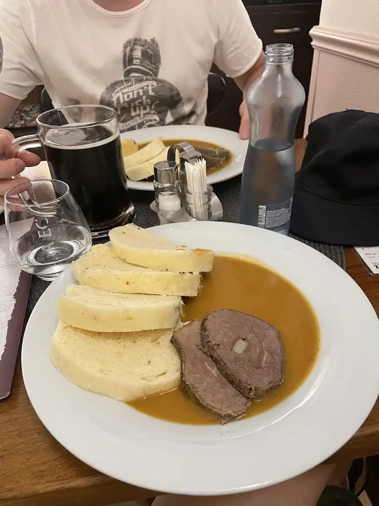 Mária Philp_Radniční restaurace a pivotéka_Okres Kroměříž_review