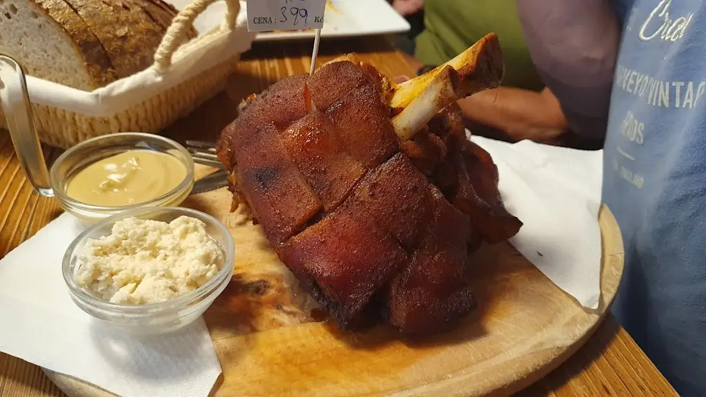 Katkaxxxxx_Kavárna U Přívozu - Grilovaná kolena_Spytihněv_review