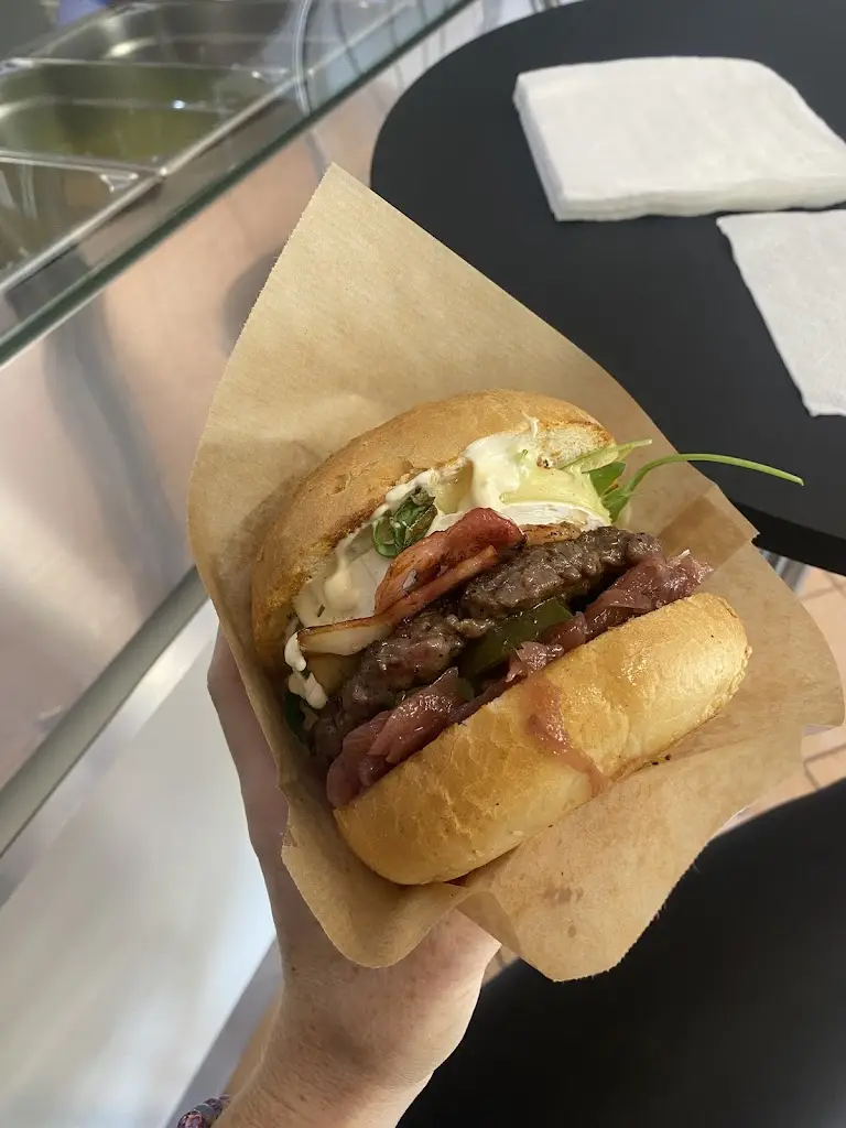 Aneta Andršová_Dede Burger_Napajedla_review