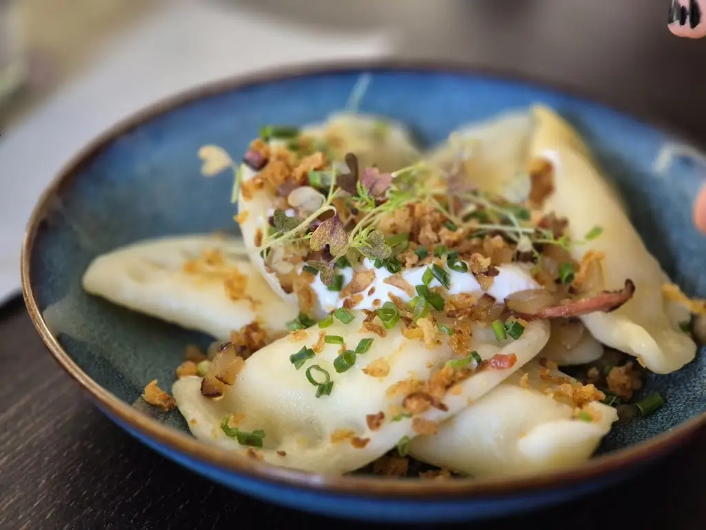 Adriana Velčická_Restaurace KAVÁRNA Květná_Strání_review