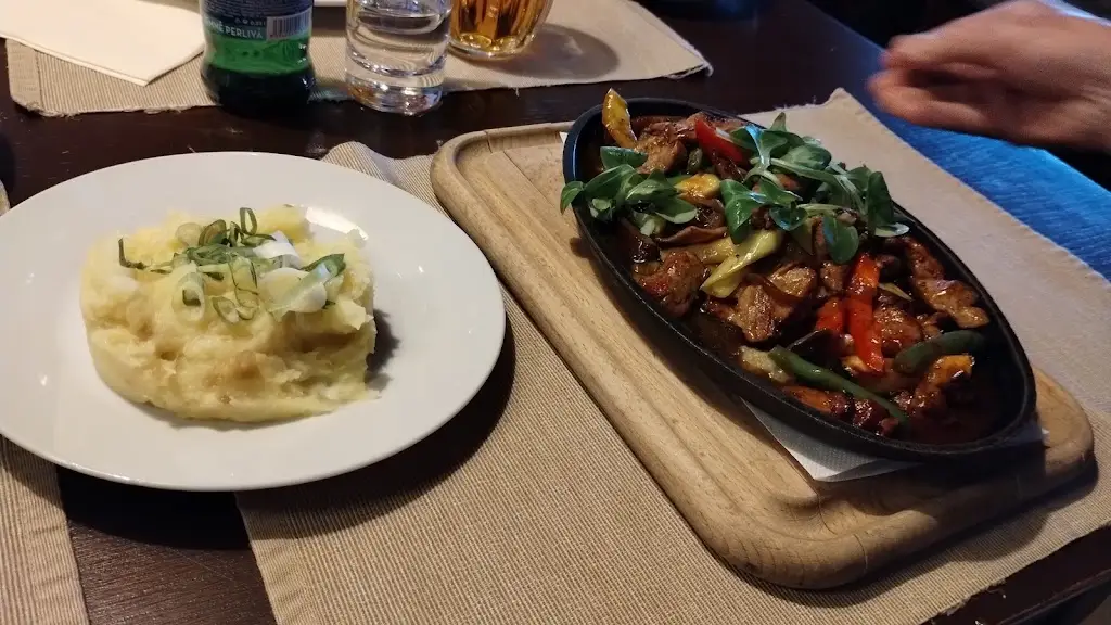 Petra Vesna_Koliba U Černého medvěda_Okres Zlín_review