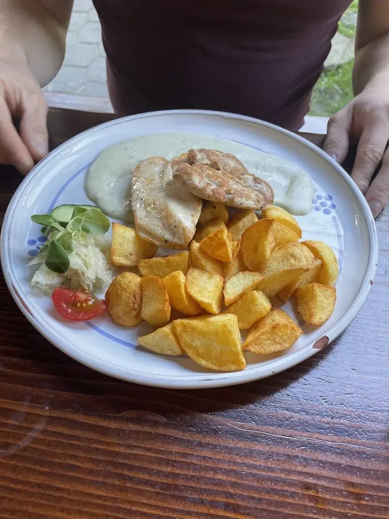 Mária Philp_Valašský šenk_Okres Zlín_review