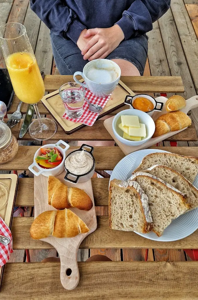 Helena Brandová_Kavárna Srdéčko s.r.o._Traplice_review