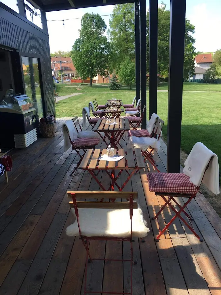 Kavárna Srdéčko s.r.o._Traplice_slider_image_1