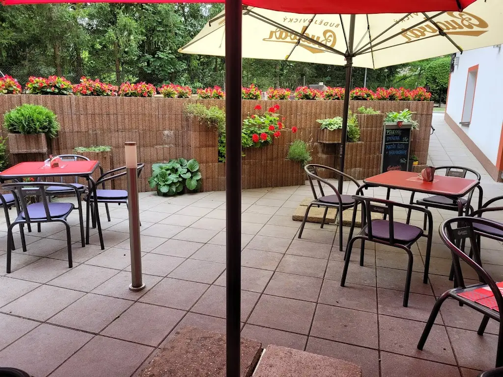 Občerstvení u Látalů restaurant in Suchdol nad Lužnicí