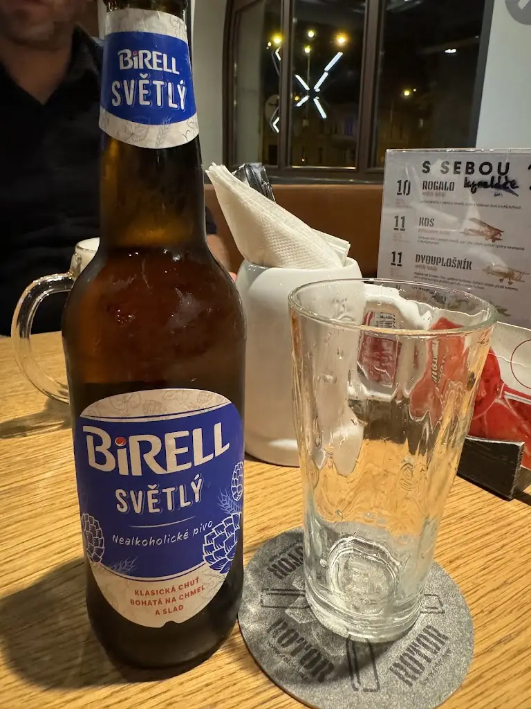 Guillaume Dumond Fillon_Restaurace U hejtmana Šarovce_Tupesy_review