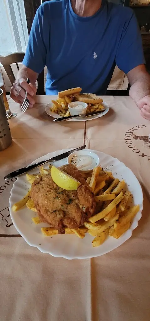 Andrea Hana_Pizzerie & Pivnice U Hřebčince_Tlumačov_review