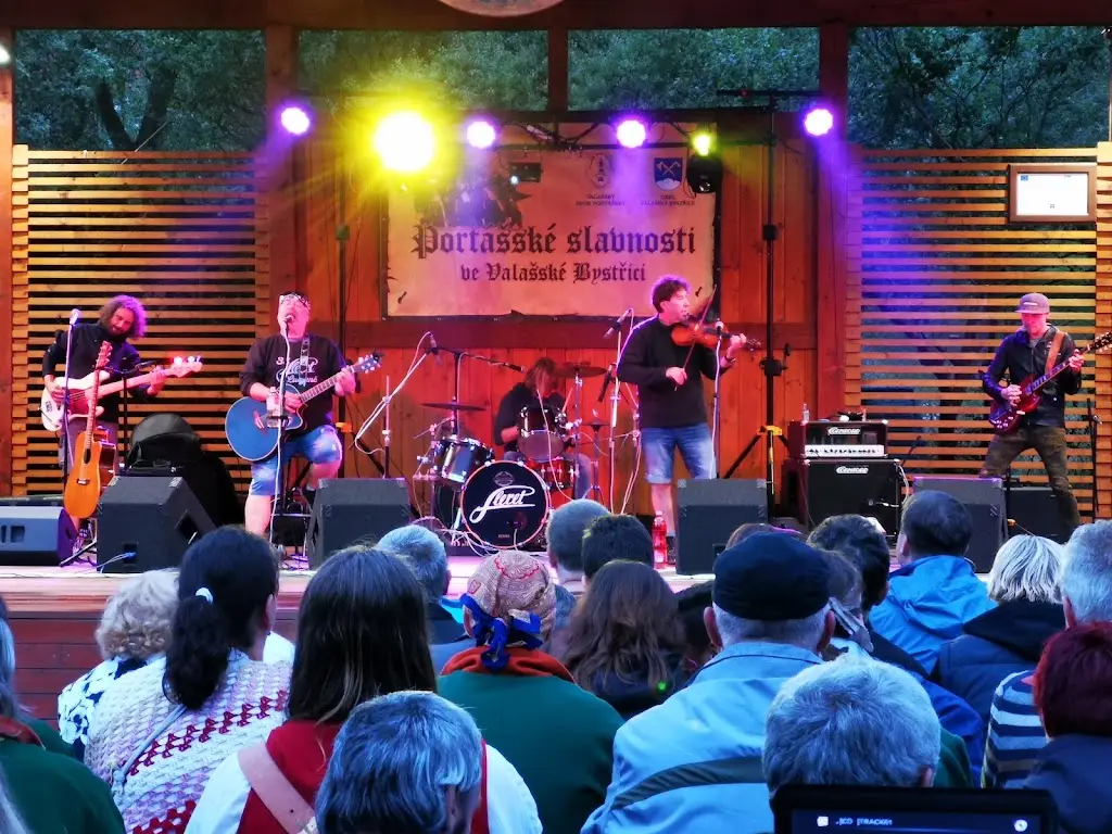 Společenský dům_Valašská Bystřice_slider_image_3