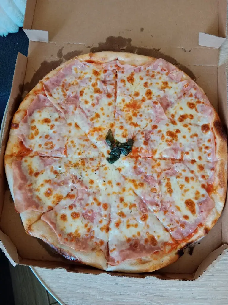 Aleksandra Chikova_Full Belly_Suchdol nad Lužnicí_review