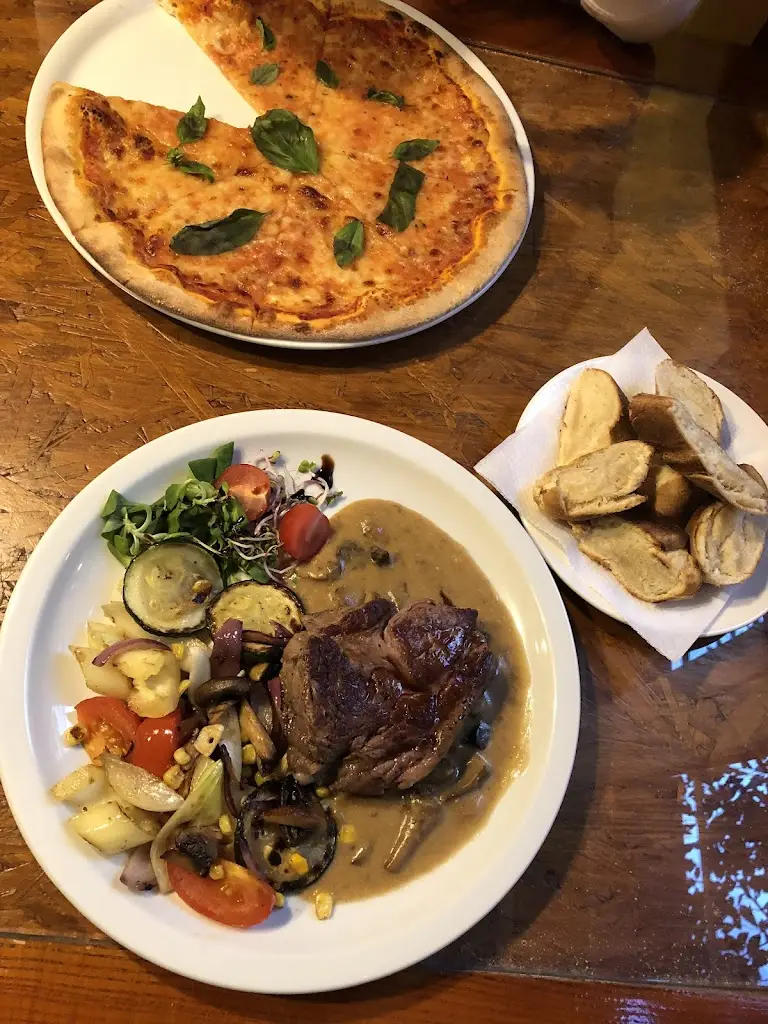 Petr Kašpárek_Pizzerie Steak GRUNT_Slavičín_review