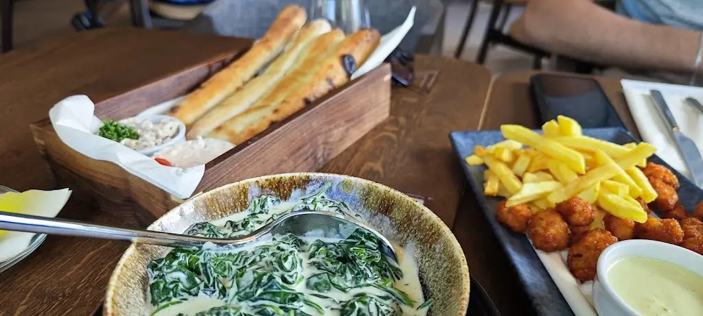 noura rousan_Maša Restaurant_Šumice_review