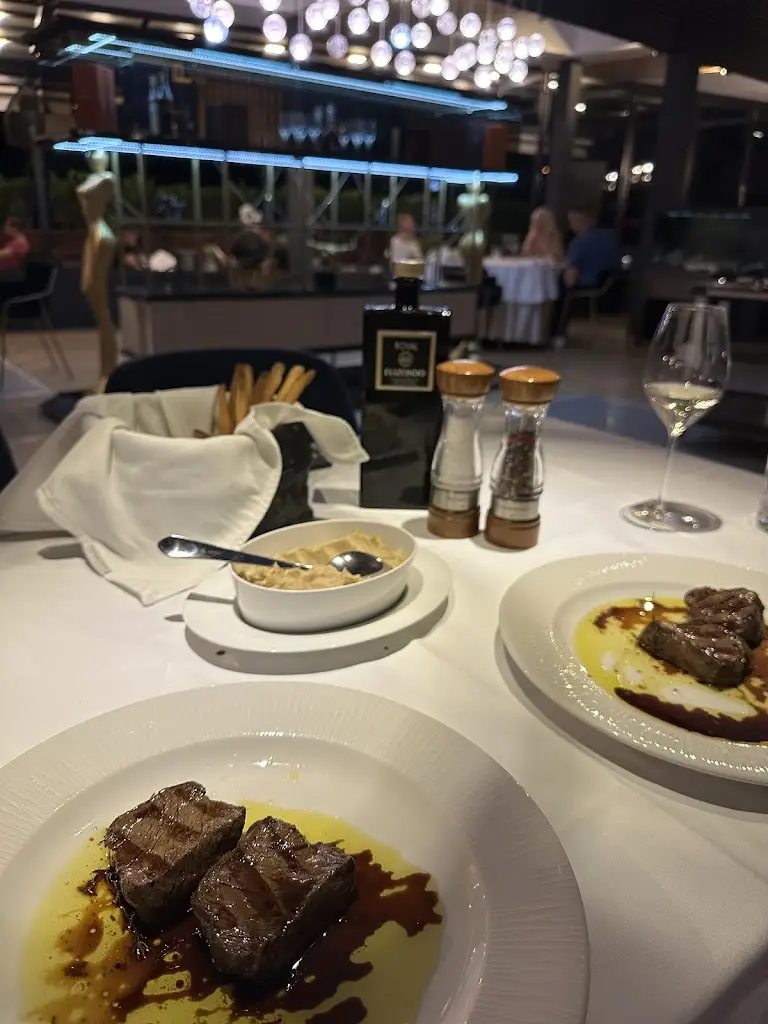 S_Legat 1903_Šumice_review