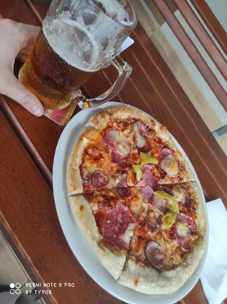 Daniel “Typos” Kříbek_HOSPODA POD NÁDRAŽÍM_Valašská Polanka_review