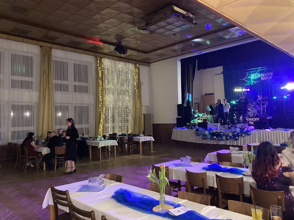 Tomas Michna - Wedding Photo & Video Worldwide_Restaurace Kulturní dům_Valašská Polanka_review